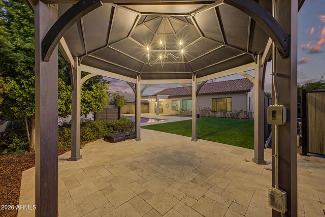 4916 W OLD WEST Trail, New River, AZ 85087