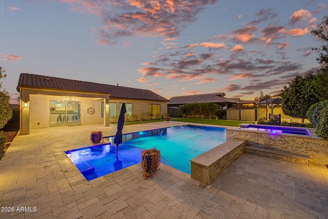 4916 W OLD WEST Trail, New River, AZ 85087