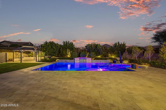 4916 W OLD WEST Trail, New River, AZ 85087