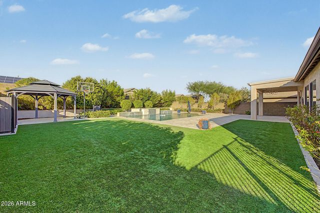 4916 W OLD WEST Trail, New River, AZ 85087