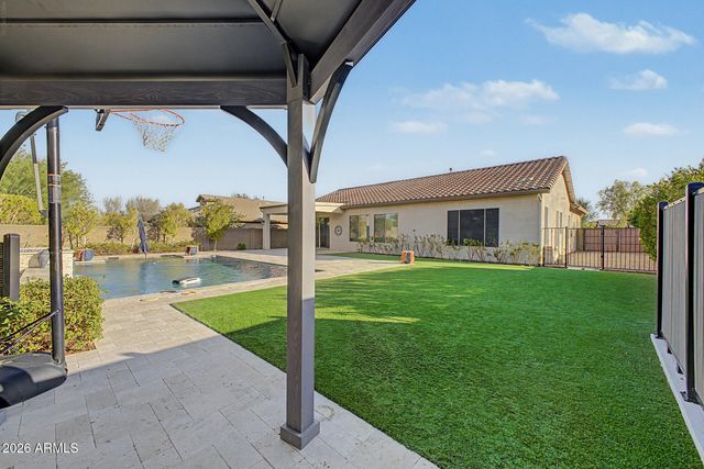 4916 W OLD WEST Trail, New River, AZ 85087