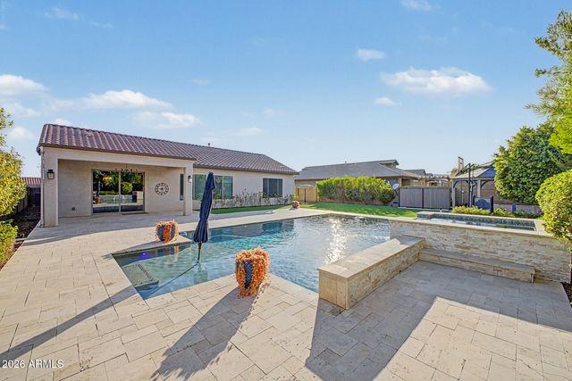 4916 W OLD WEST Trail, New River, AZ 85087