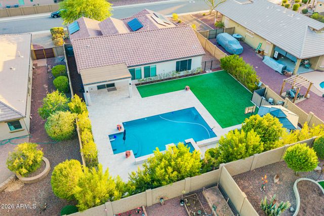 4916 W OLD WEST Trail, New River, AZ 85087