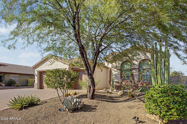 4916 W OLD WEST Trail, New River, AZ 85087