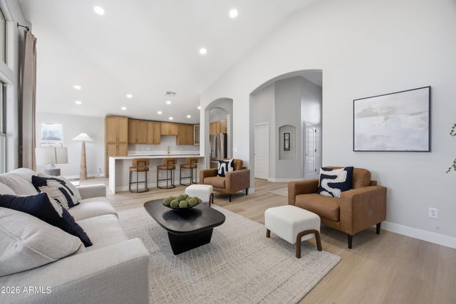 8017 E OSAGE Avenue, Mesa, AZ 85212