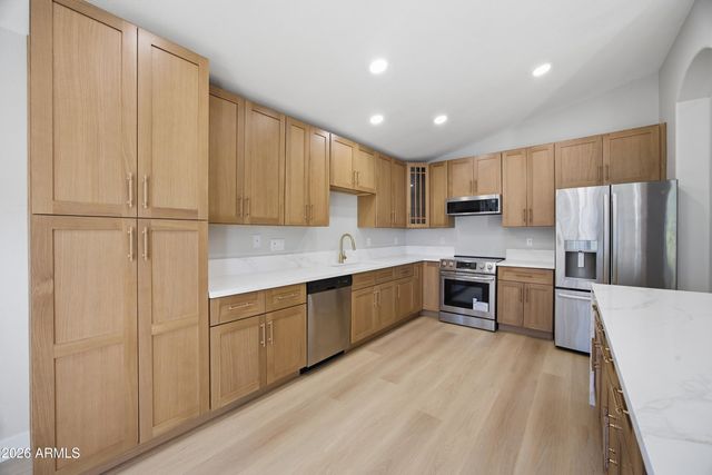 8017 E OSAGE Avenue, Mesa, AZ 85212