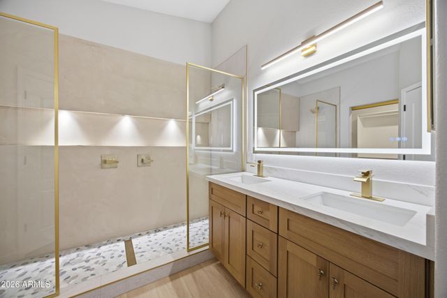 8017 E OSAGE Avenue, Mesa, AZ 85212