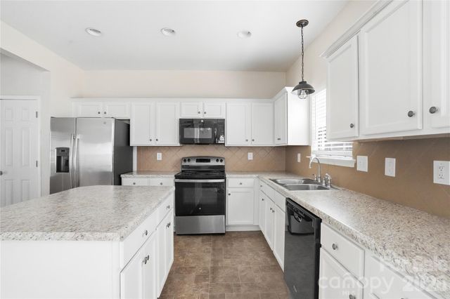 720 Yvonne Drive SW, Concord, NC 28027