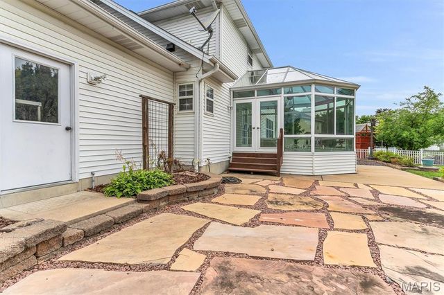 214 Kingdom Drive, St Charles, MO 63301