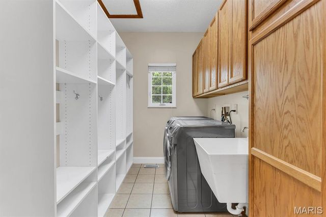 214 Kingdom Drive, St Charles, MO 63301