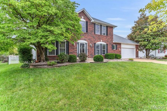 214 Kingdom Drive, St Charles, MO 63301