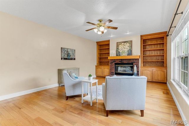 214 Kingdom Drive, St Charles, MO 63301