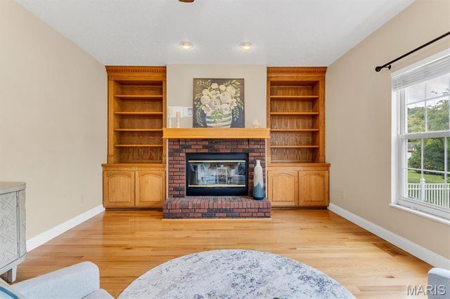 214 Kingdom Drive, St Charles, MO 63301