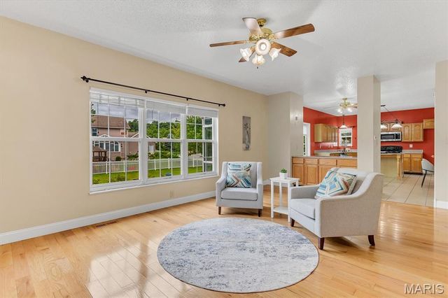 214 Kingdom Drive, St Charles, MO 63301