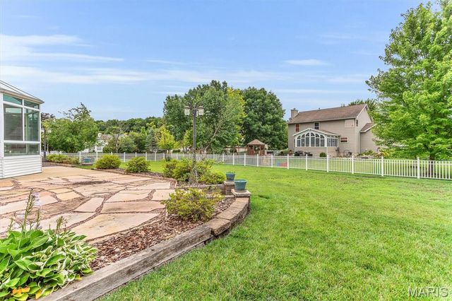 214 Kingdom Drive, St Charles, MO 63301