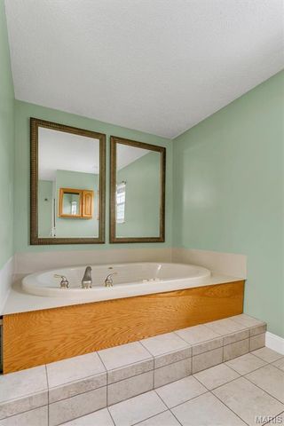 214 Kingdom Drive, St Charles, MO 63301