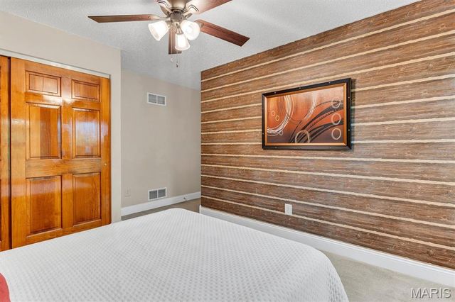 214 Kingdom Drive, St Charles, MO 63301