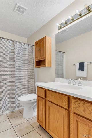 214 Kingdom Drive, St Charles, MO 63301