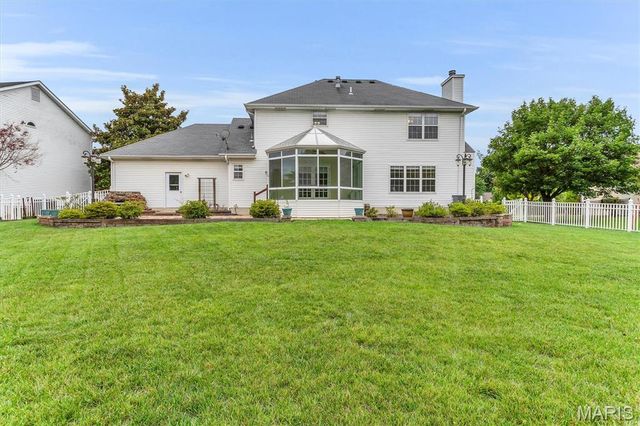 214 Kingdom Drive, St Charles, MO 63301