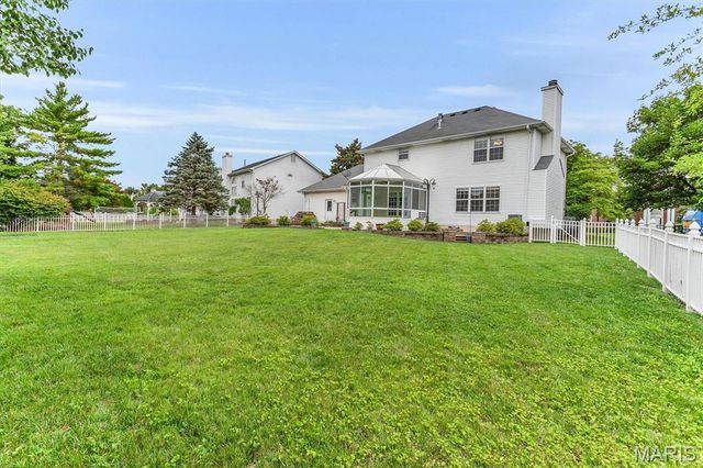 214 Kingdom Drive, St Charles, MO 63301