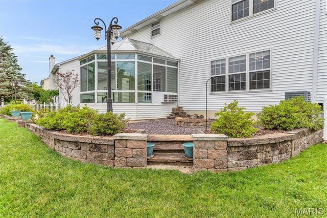214 Kingdom Drive, St Charles, MO 63301
