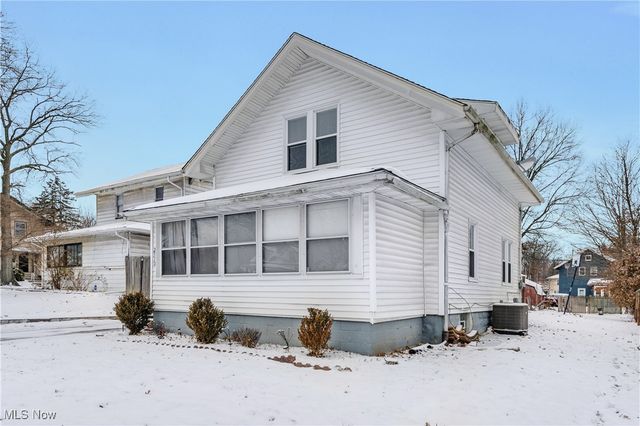 2510 E Midlothian Boulevard, Youngstown, OH 44502