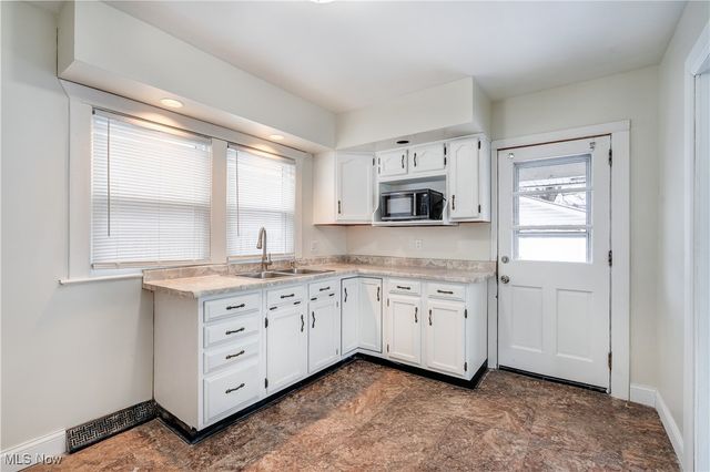 2510 E Midlothian Boulevard, Youngstown, OH 44502