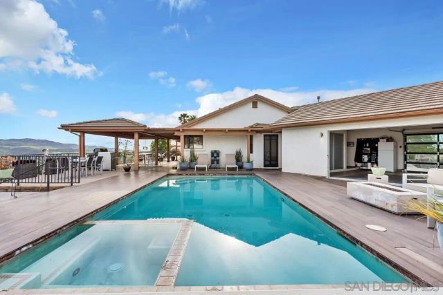 15003 Driftwood Creek Rd, El Cajon, CA 92021