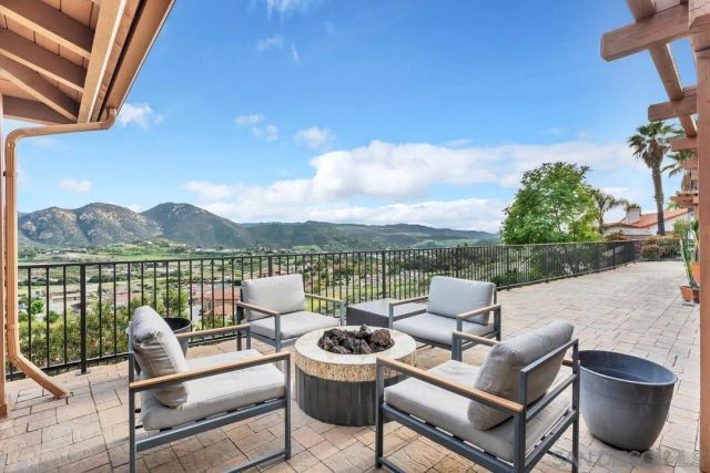 15003 Driftwood Creek Rd, El Cajon, CA 92021