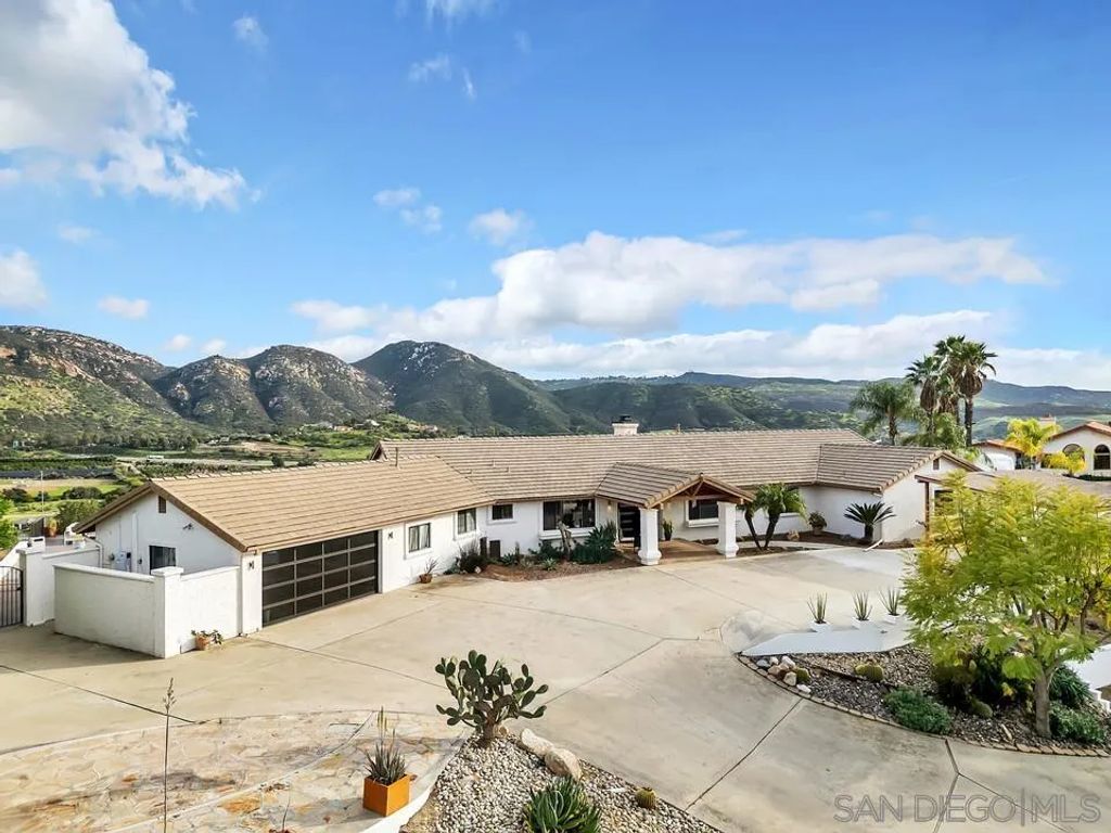 15003 Driftwood Creek Rd, El Cajon, CA 92021