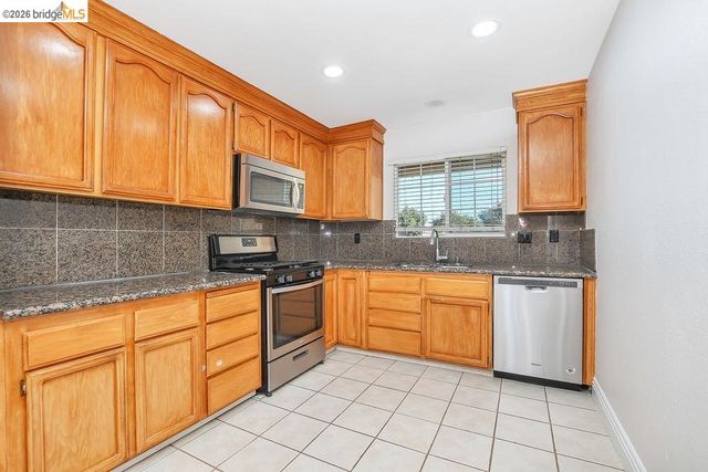 1316 Saint Frances Dr, Antioch, CA 94509