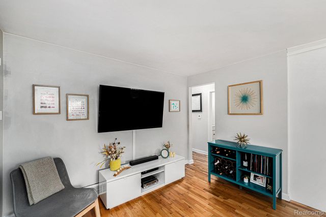 416 N Sheldon Road, Plymouth, MI 48170