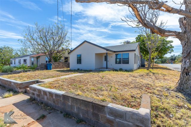 411 W New Mexico Avenue, Sweetwater, TX 79556