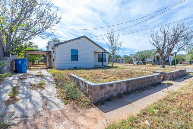 411 W New Mexico Avenue, Sweetwater, TX 79556