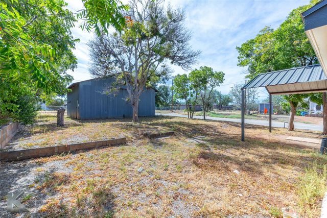 411 W New Mexico Avenue, Sweetwater, TX 79556