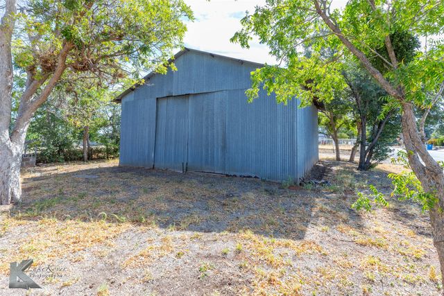 411 W New Mexico Avenue, Sweetwater, TX 79556