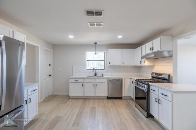 411 W New Mexico Avenue, Sweetwater, TX 79556