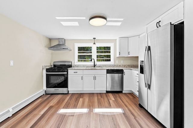 97 Plymouth Ave, Wareham, MA 02538