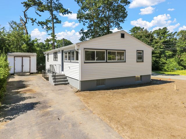 97 Plymouth Ave, Wareham, MA 02538