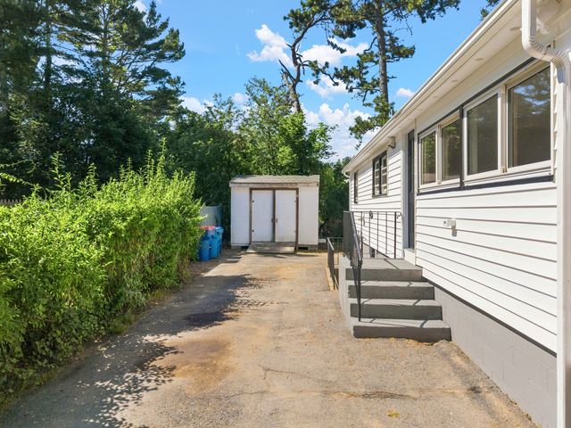 97 Plymouth Ave, Wareham, MA 02538