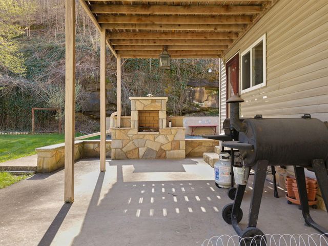 544 Salisbury Br Road, Dema, KY 41859