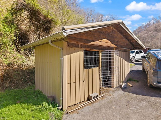 544 Salisbury Br Road, Dema, KY 41859