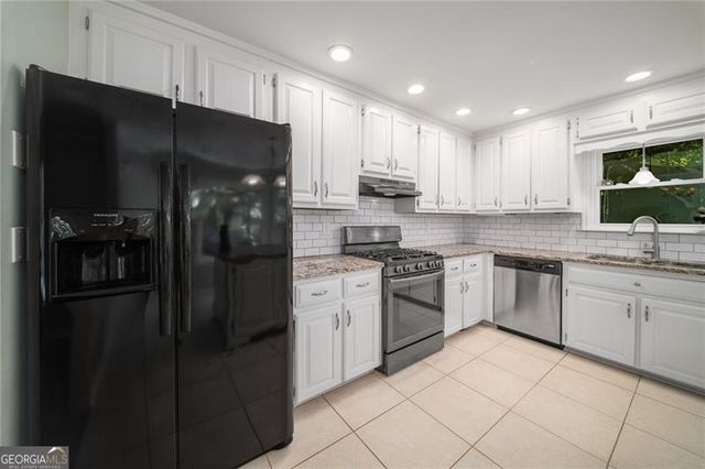 111 Allatoona Drive, Woodstock, GA 30189