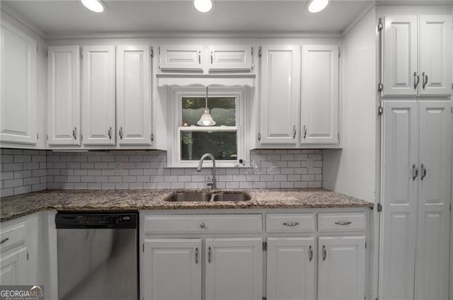 111 Allatoona Drive, Woodstock, GA 30189