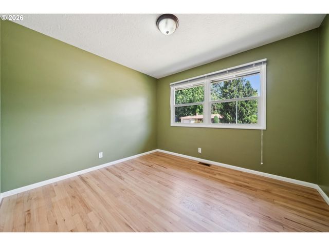 11820 Sw FOOTHILL Dr, Portland, OR 97225