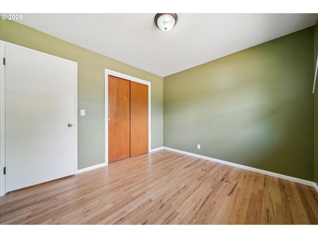 11820 Sw FOOTHILL Dr, Portland, OR 97225