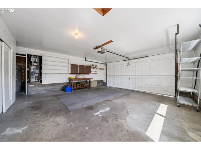 11820 Sw FOOTHILL Dr, Portland, OR 97225