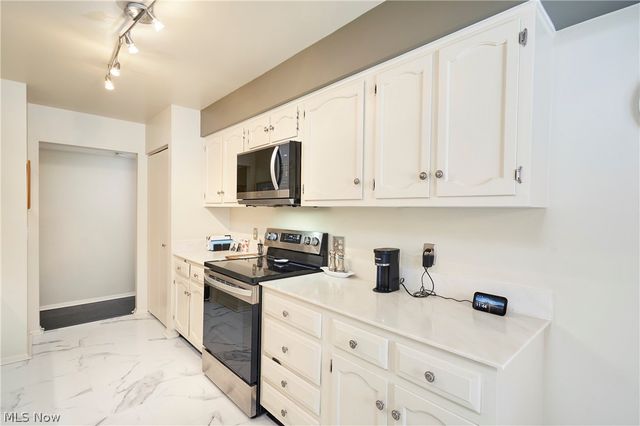 1006 Bunker Drive 203, Fairlawn, OH 44333