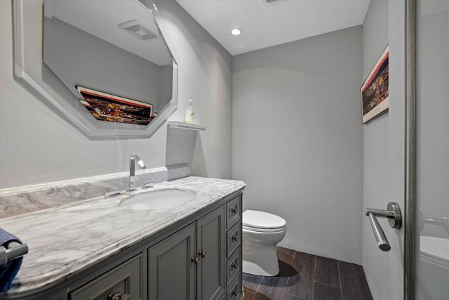 900 Island Drive 512, Rancho Mirage, CA 92270