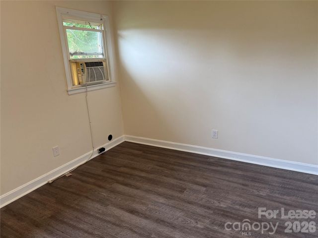 1520 Effingham Road, Charlotte, NC 28208